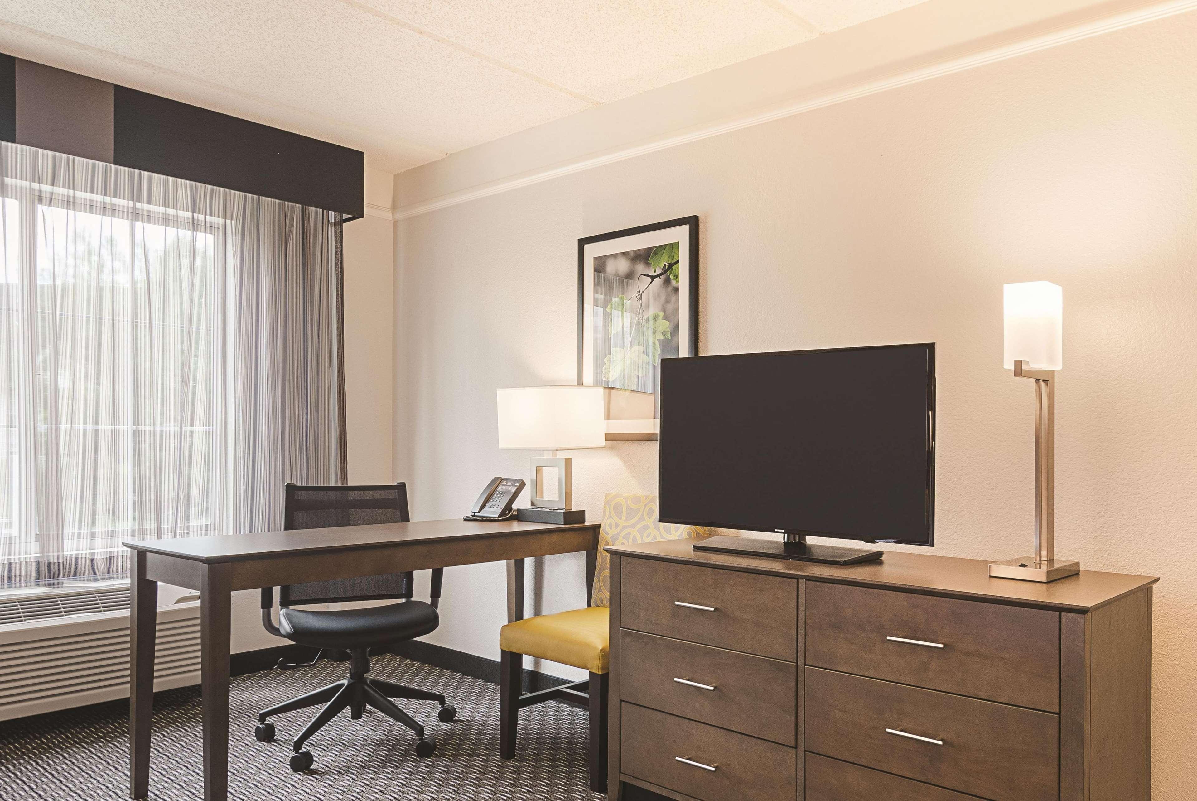 La Quinta By Wyndham Atlanta Perimeter Medical Sandy Springs Exterior foto