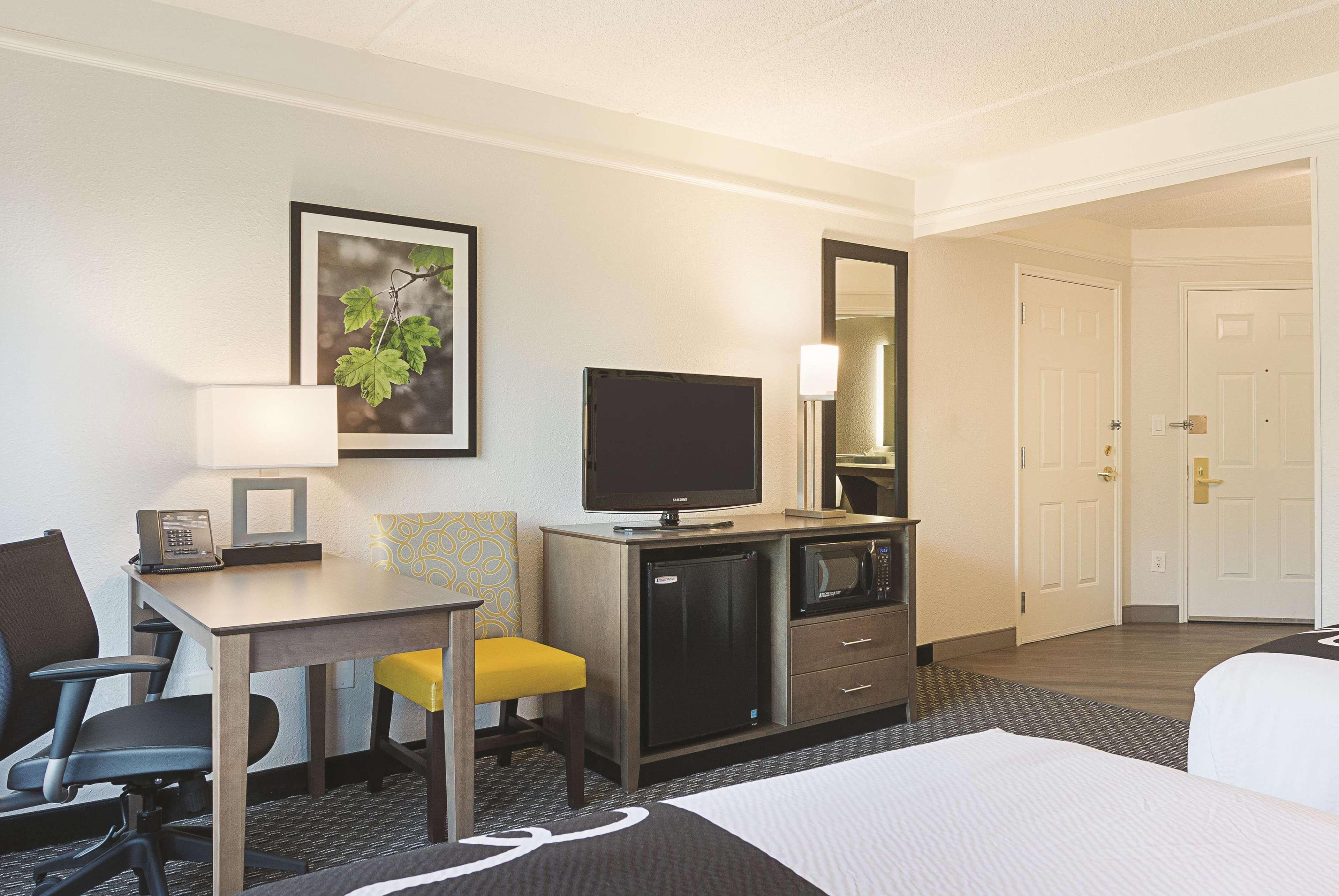 La Quinta By Wyndham Atlanta Perimeter Medical Sandy Springs Exterior foto