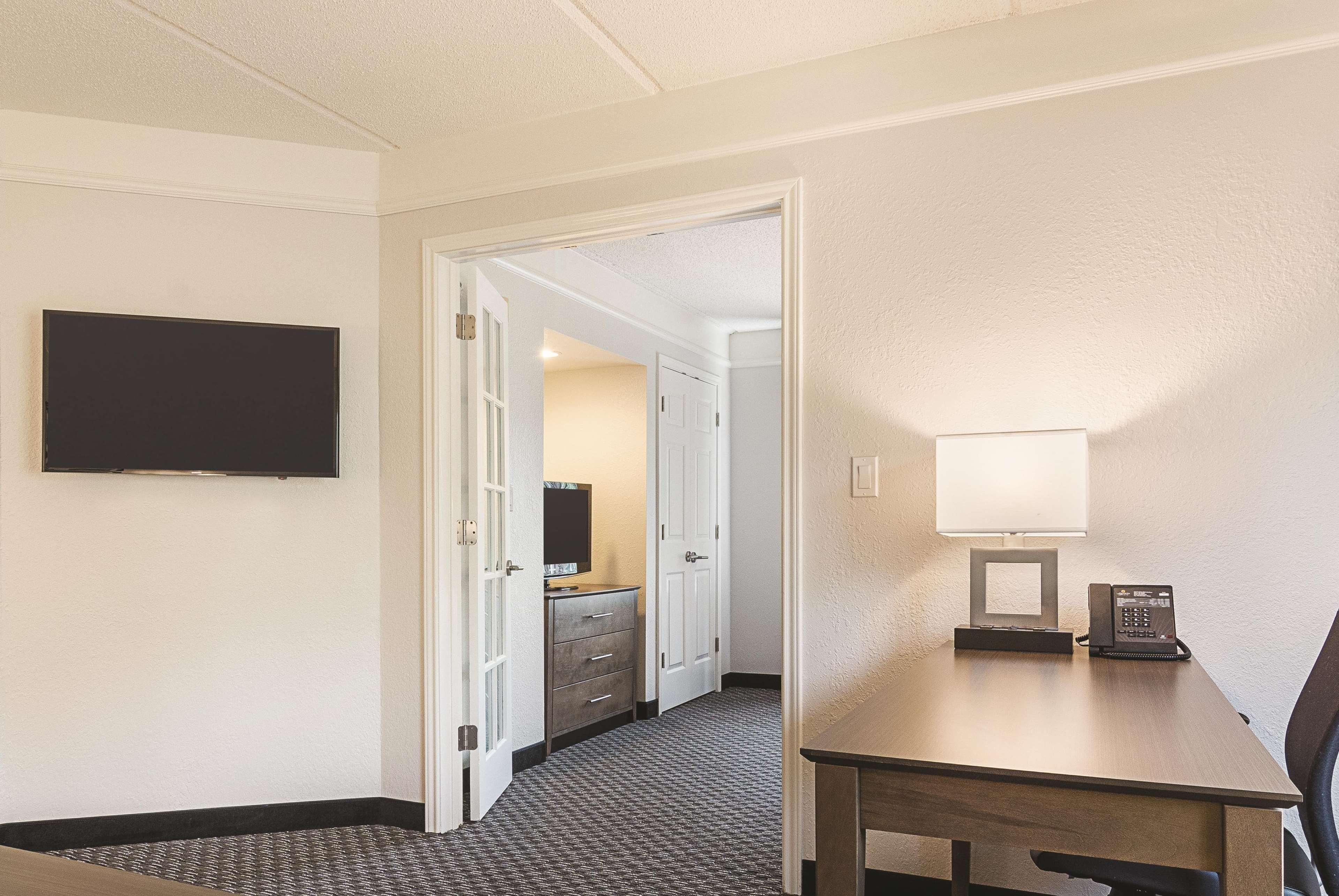 La Quinta By Wyndham Atlanta Perimeter Medical Sandy Springs Exterior foto