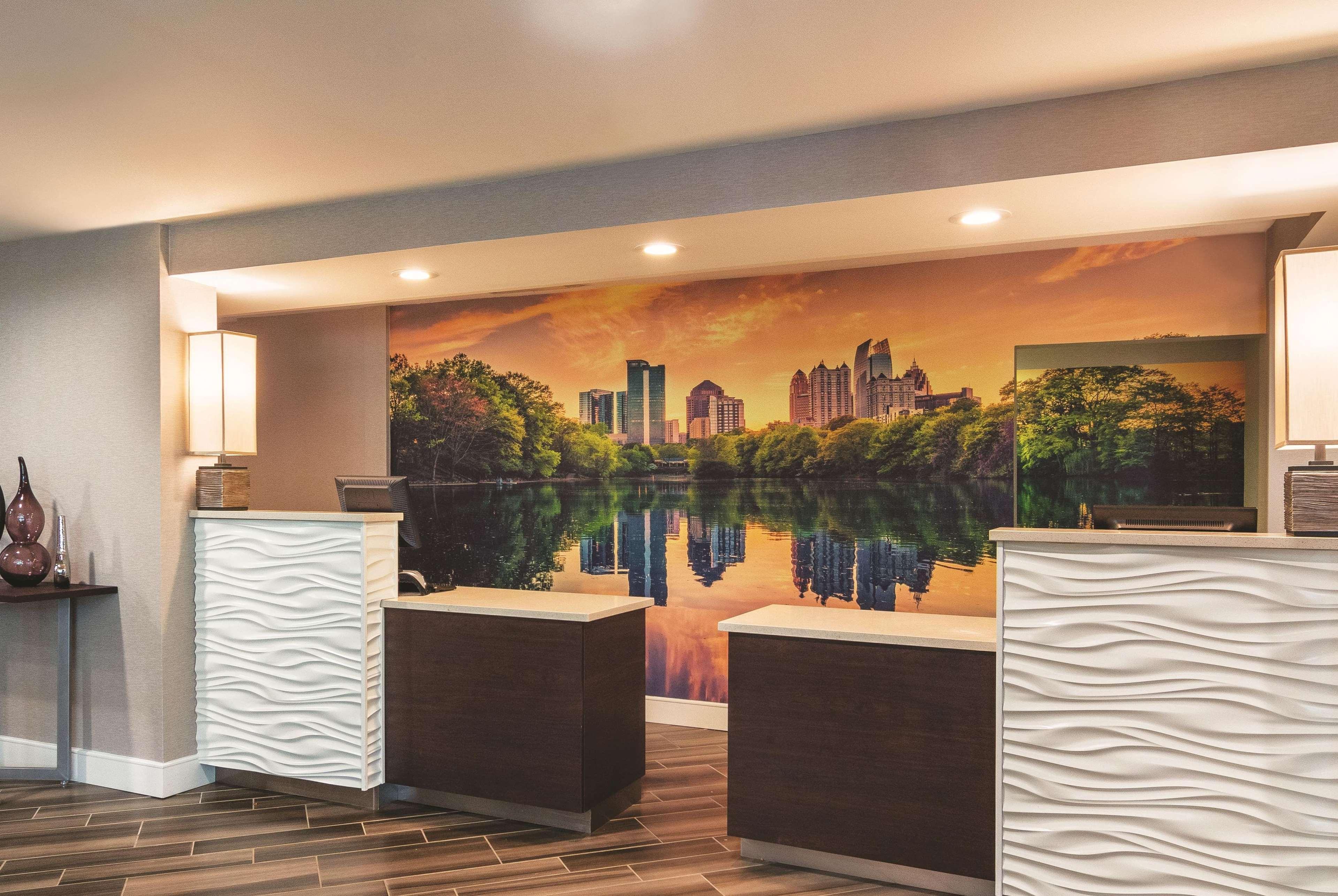 La Quinta By Wyndham Atlanta Perimeter Medical Sandy Springs Exterior foto