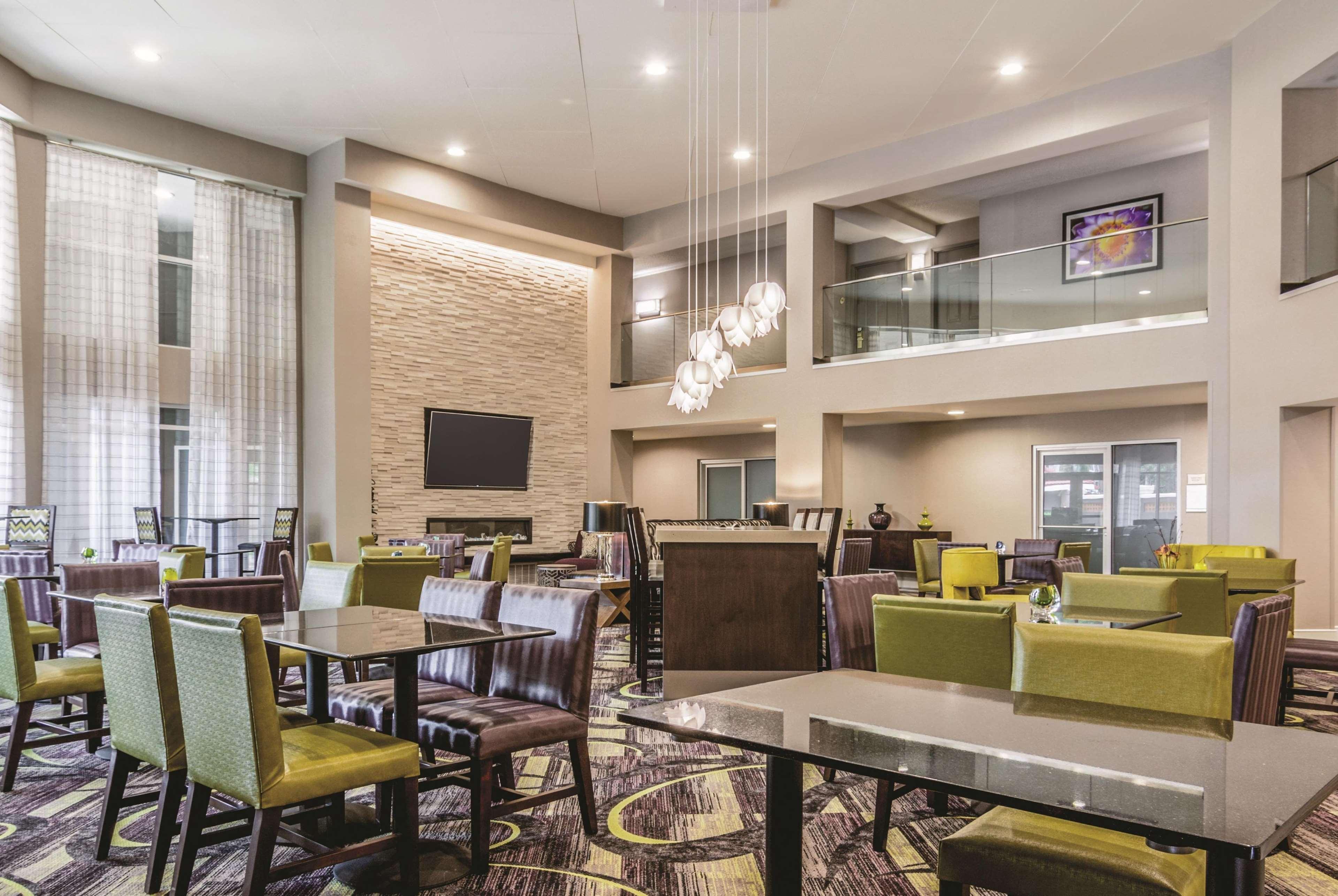 La Quinta By Wyndham Atlanta Perimeter Medical Sandy Springs Exterior foto